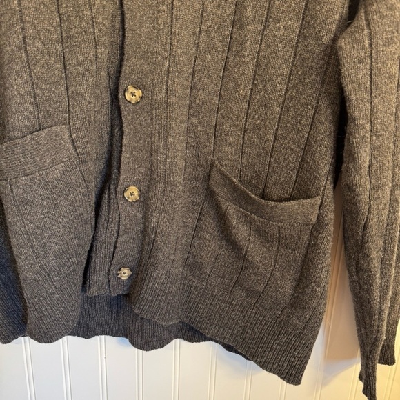Club Room Men’s 100% Lambswool V-neck Charcoal Gray Button Cardigan Size Large - Picture 3 of 9